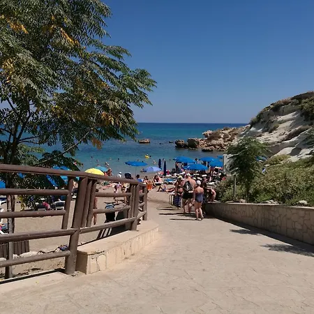 Siamese וילה פאראלימני